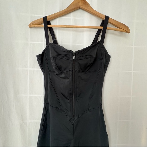 NWT SKIMS Glam Catsuit onyx black small - Picture 4 of 16